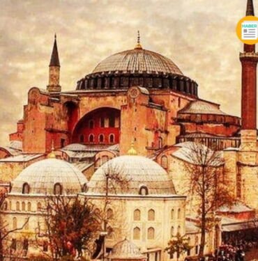 Ayasofya'da namaz kılmak istiyorsan bu fotoğrafın altına yorum yap..