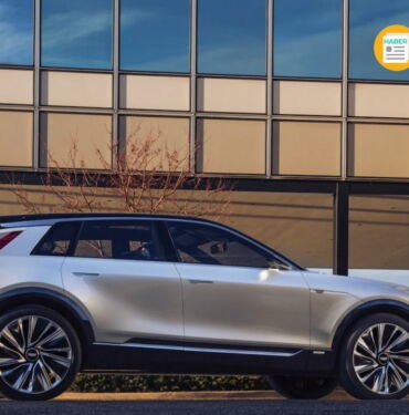 cadillac lyriq 2023 elektrikli araba yorumları