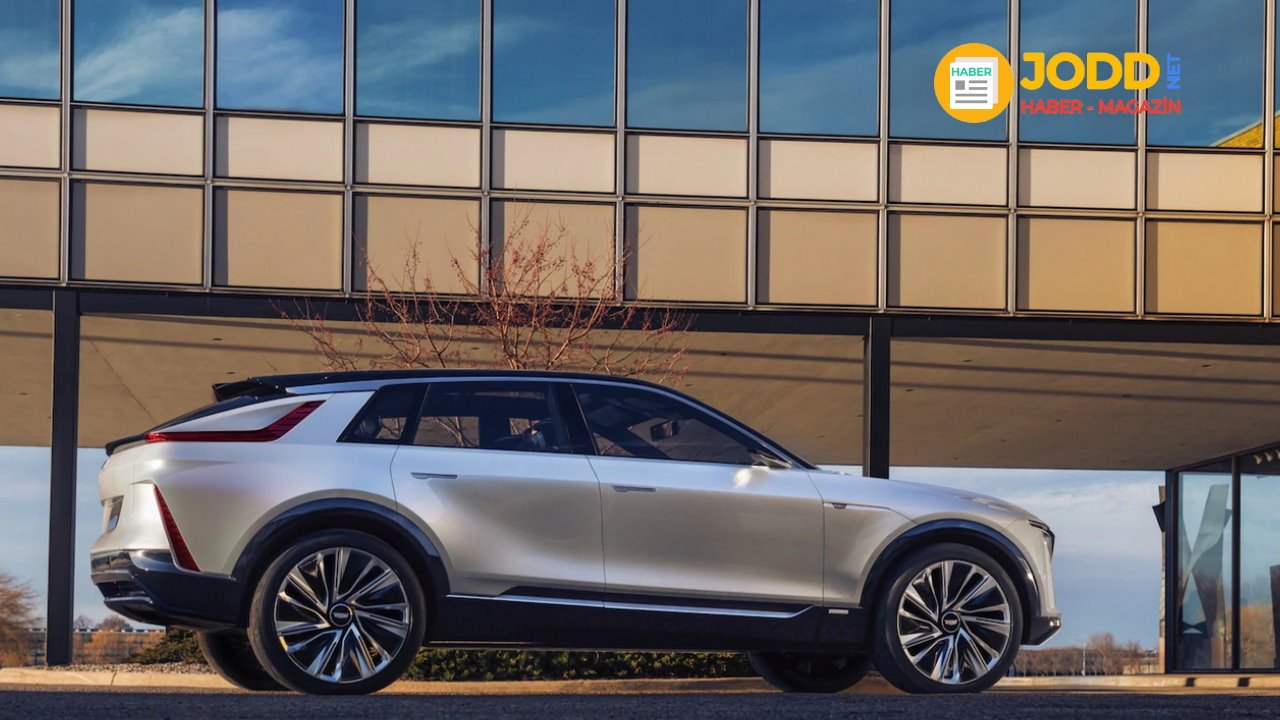 cadillac lyriq 2023 elektrikli araba yorumları